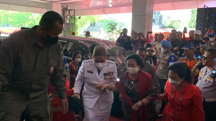 Megawati Saksikan Langsung Pelantikan Wali Kota Semarang